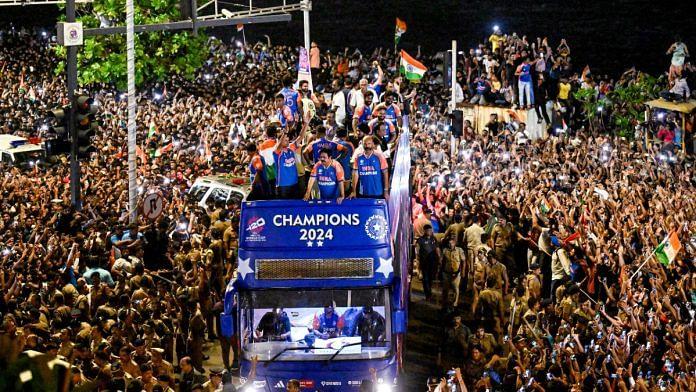 Sea of fans takes over Marine Drive to welcome Team India