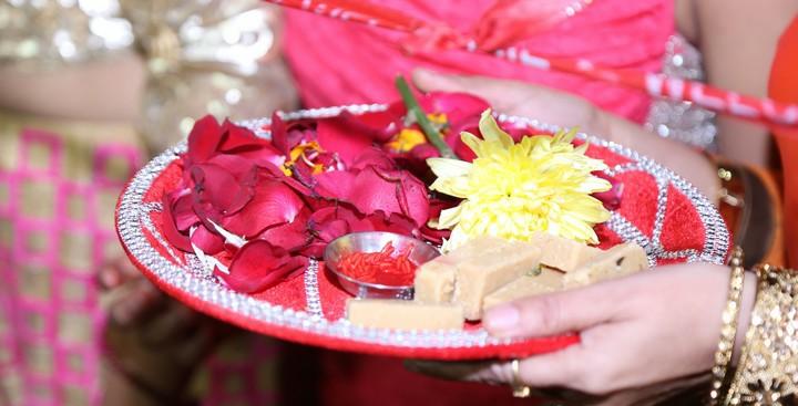 File:Tilak or Tika ceremony.jpg - Wikimedia Commons