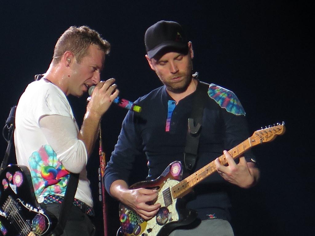 Chris Martin and guitarist Jonny Buckland